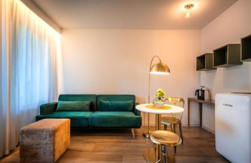 goldfinger + suites - Photo 41