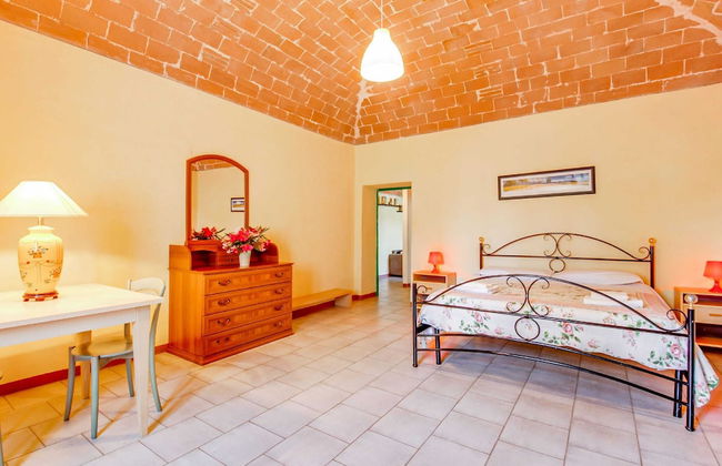 Farmhouse in Montescudaio with Shared Pool near Sea & Park - Foto 2