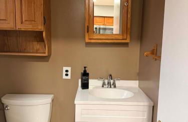 Charming 5 Bed with Spacious Yard with HotTub - Foto 22