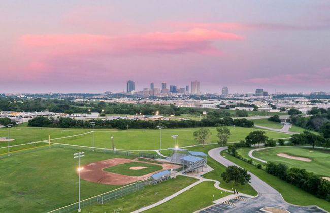 4 Queen Beds High Speed Wifi Private Parking - Foto 53