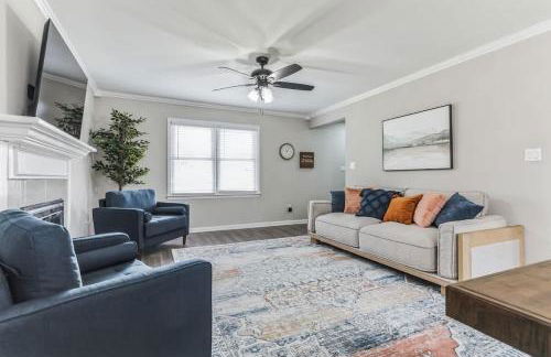 Charming Farmhouse Retreat in Madison AL - Photo 7