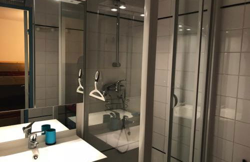 Pavillon avec piscine commune et jardin à 800m de la plage - FR-1-336-72 - Foto 13