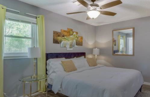 Athens home with Deck Near Sanford Stadium - Photo 15