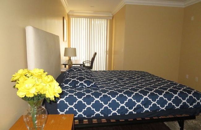 2 Bed 2 Bath in Studio City - Foto 23