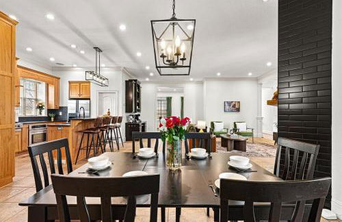 Heated Pool, Hot Tub, Mini Golf, Theater-Sleeps 28 - Foto 3