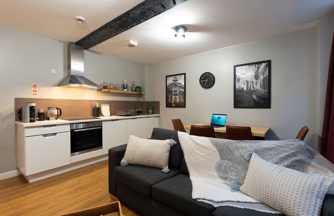 High Street Town House - Photo 57