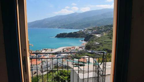 Ikaria - Evdilos village , Katsirifos - Foto 4