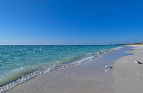 Beach Supplies | Fire Pit | Walk to Beach & Marina - Foto 28