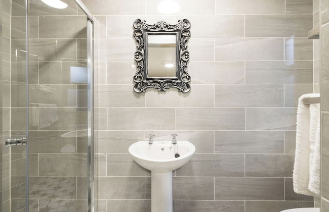 Ewings Bar & Self-Catering Accommodation - Foto 10