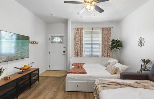 Convenient & Inviting - Fully-Equipped 2BD Condo - Foto 8