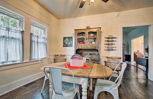 Remodeled Historic Farmhouse about 20 Mi to KC! - Foto 12