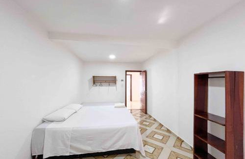 Apartamento, 2 suítes com AR C, 1,5 km da Passarela - Foto 17