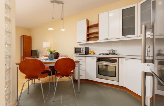 Spacious Apartment Pruszkow by Renters - Photo 6