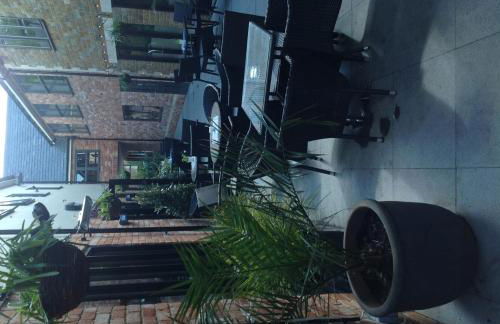 Rooms @ Number Six - Photo 48