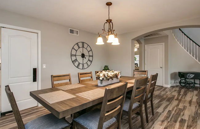 Massive 5 Bdrm Getaway W/pool, Hot Tub, Game Room! - Photo 30