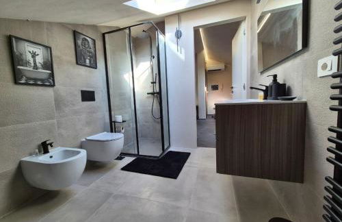 Moderna Mansarda con parcheggio gratuito - Foto 6