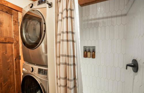 Frontier Cabin by Twin Beds Vacation Homes - Photo 30