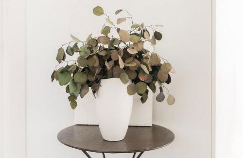 Spacious villa with private pool & garden for 4 - Photo 18