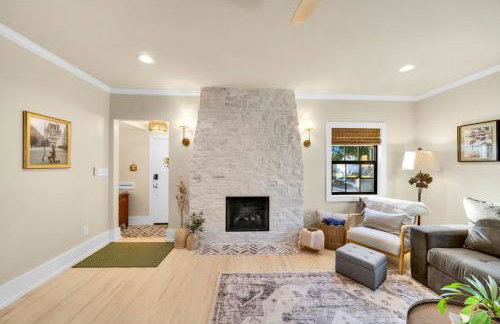 Fully Restored cottage, AMAZING game room, hot tub - Foto 16