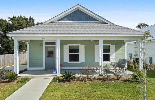 *Chic Beach Cottage Retreat* near Beach/downtown - Foto 30