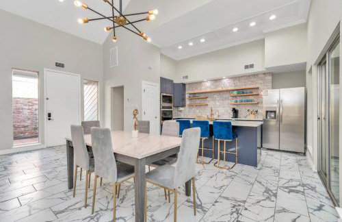 AccessibleGem 3BR Jacuzzi & Air Hockey Sleeps 13 Chinatown - Foto 23