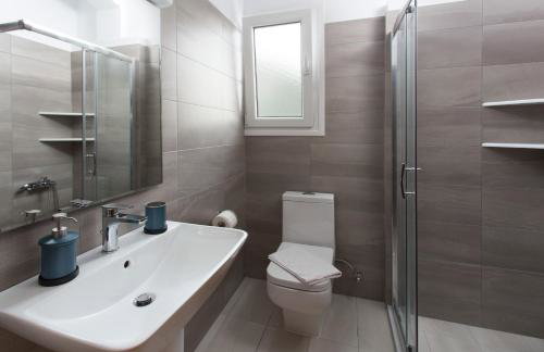 Venetia Apartments - Photo 17