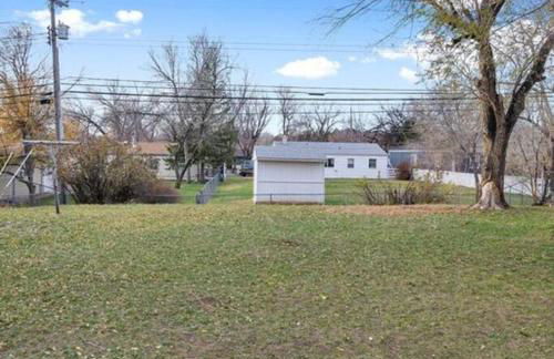 Pet Friendly Large Fenced Backyard Covered Patio - Foto 11