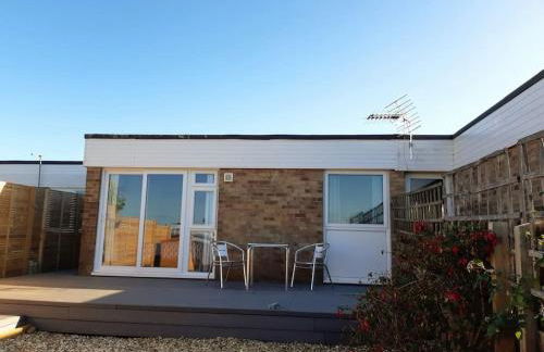 The Getaway - Modern 2 Bedroom Brixham Bungalow with sea peeps - Photo 19