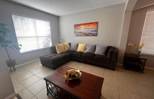 Charming Family Friendly Home - Foto 26