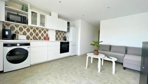 Au bord de l'eau - Appartement cosy au Cap d'Agde - Photo 3, stove, toaster