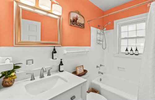 The Peacock House - Close to Restaurants and Shops - Foto 17