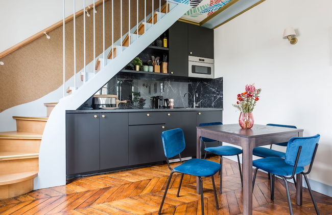 Luxury 2 Bedroom Duplex - Beautiful Monument View - Photo 13