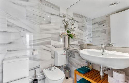 Penthouse With The Best Views! - Photo 29