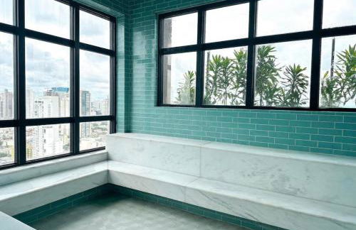 Lindo flat em prédio luxuoso - Excelente localização - Foto 37