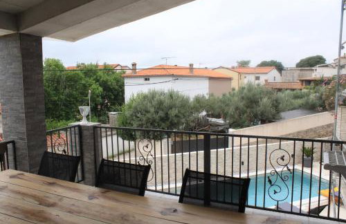 Apartments Mia with pool near Medulin - Photo 24