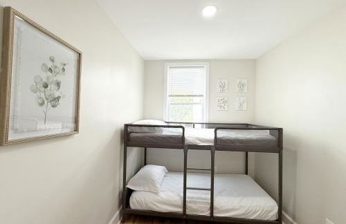 South Philly Retreat with Movie Nights and Backyard BBQ - Foto 22