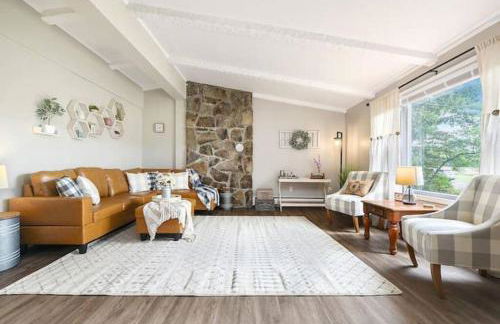 The Bumble Bee Hive 7-Bedroom House w/ Hot Tub - Foto 51