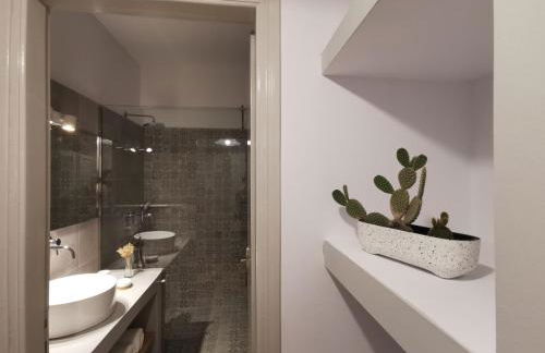 Helen's Minimal Studios & Apartments - Photo 15