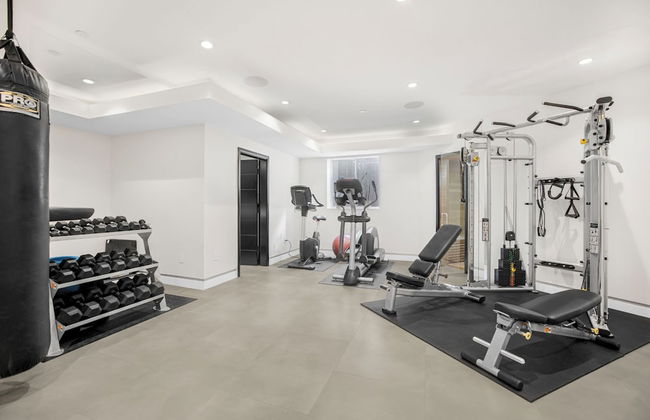 Zorada - Private Hollywood Hills Luxury With Endless Amenities and City Views - Photo 40