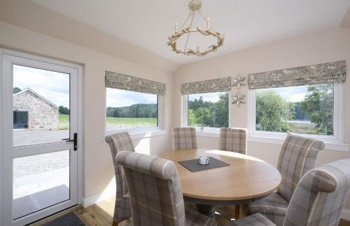 Middleton Farmhouse - Photo 15