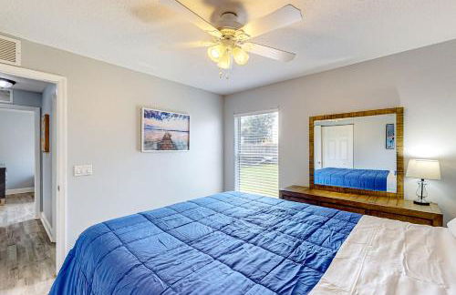 Poolside Oasis! Family-Friendly Summerfield Escape - Foto 30