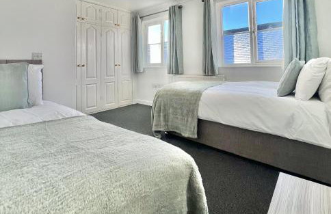 Big 6 Beds Home, Free Private Parking, TV, Garden - Foto 17