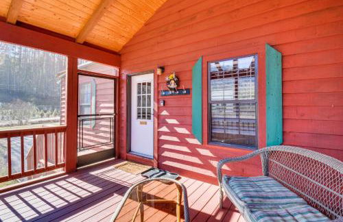 Cozy Dillard Cabin with Mountain Views and Pool Access - Foto 16