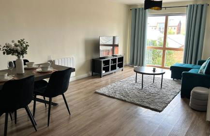 Elegant Modern 2-Bed Apartment steps from Belfast City Centre - Foto 19