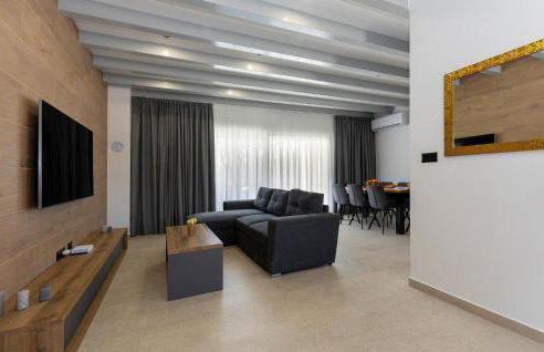 Beautiful Home In Nedescina With Wifi - Foto 23