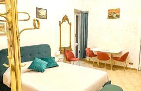 Pantheon Luxury Jacuzzi Apartment - Photo 22