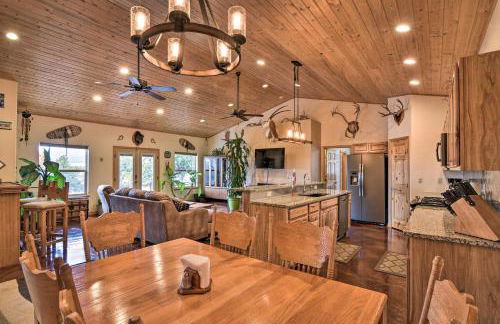 Stunning Home with Fire Pit, 11 Mi to Mt Yale! - Foto 15