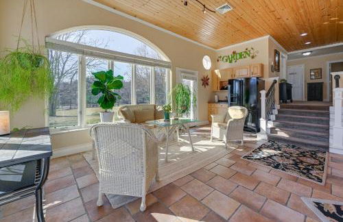 Large Home with Indoor Basketball Court and Game Room! - Foto 6