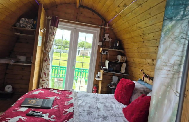 Glamping Pod in St Austell, Sleeps 2 With Spa Pool - Foto 3