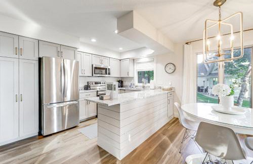 Scenic Cottage with Private Dock on Torch Lake - Foto 7